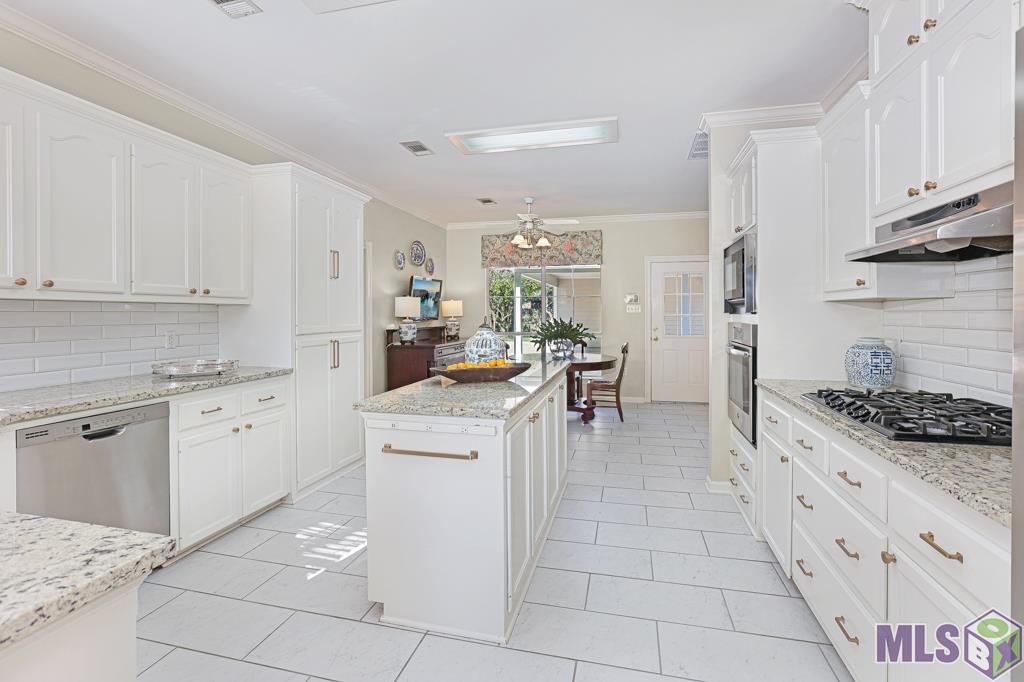 1735 Ridgeland Drive Baton Rouge, LA 70810 - Photo 11 of 28