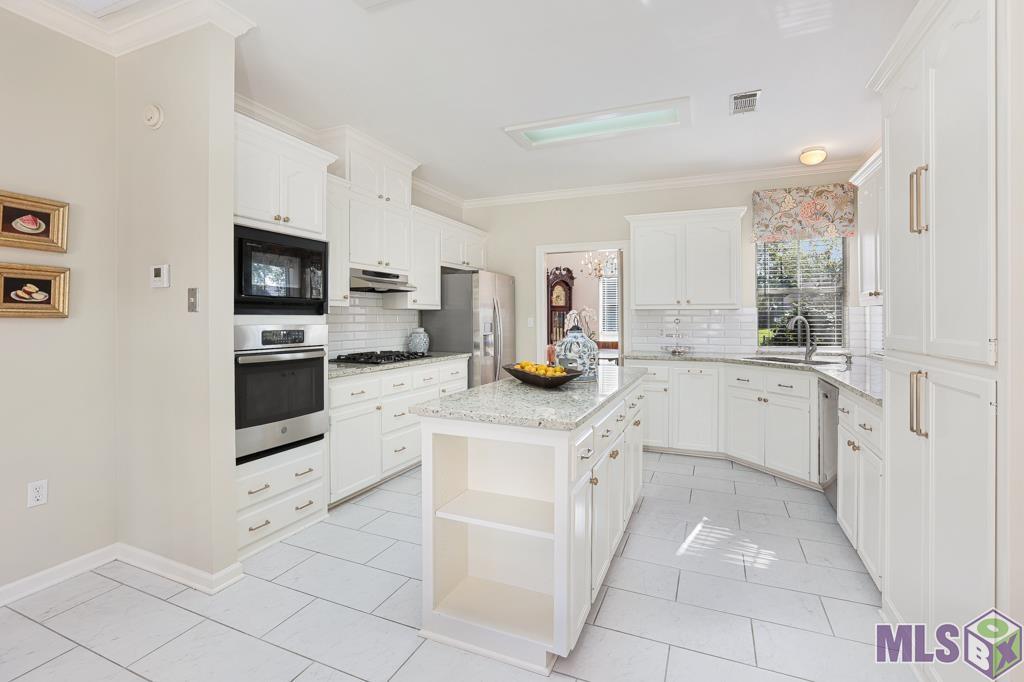 1735 Ridgeland Drive Baton Rouge, LA 70810 - Photo 10 of 28