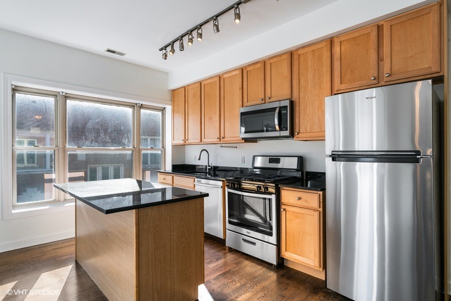 4640 North Racine Avenue, Unit 3 Chicago, IL 60640 - Photo 4 of 11 Gallery Image 4