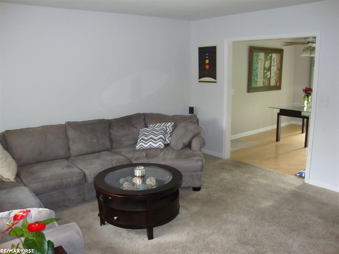 2736 Dearborn Avenue Rochester Hills, MI 48309 - Photo 3 of 23