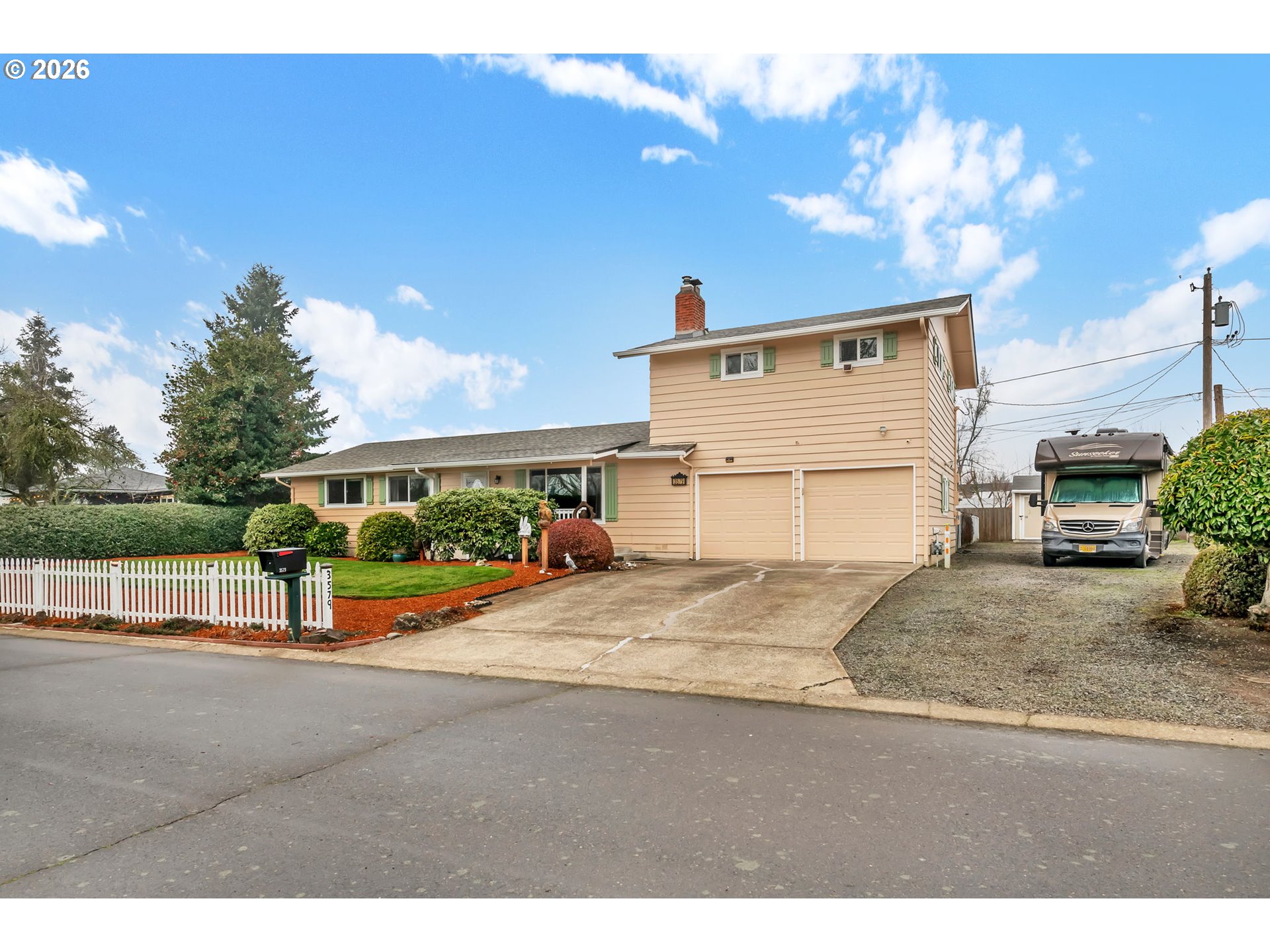 3579 Oxbow Way Eugene, OR 97401 - Photo 4 of 48