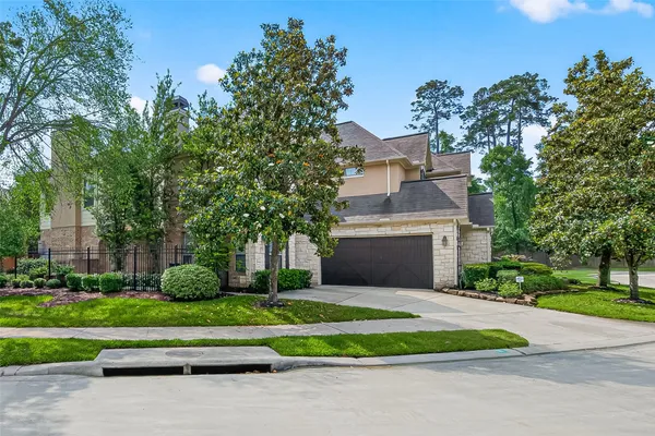 $795,000 | 71 Mill Point Place, The Woodlands, TX 77380