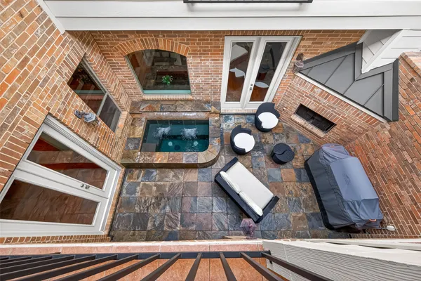 $795,000 | 71 Mill Point Place, The Woodlands, TX 77380
