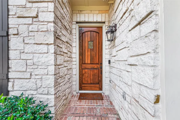 $795,000 | 71 Mill Point Place, The Woodlands, TX 77380