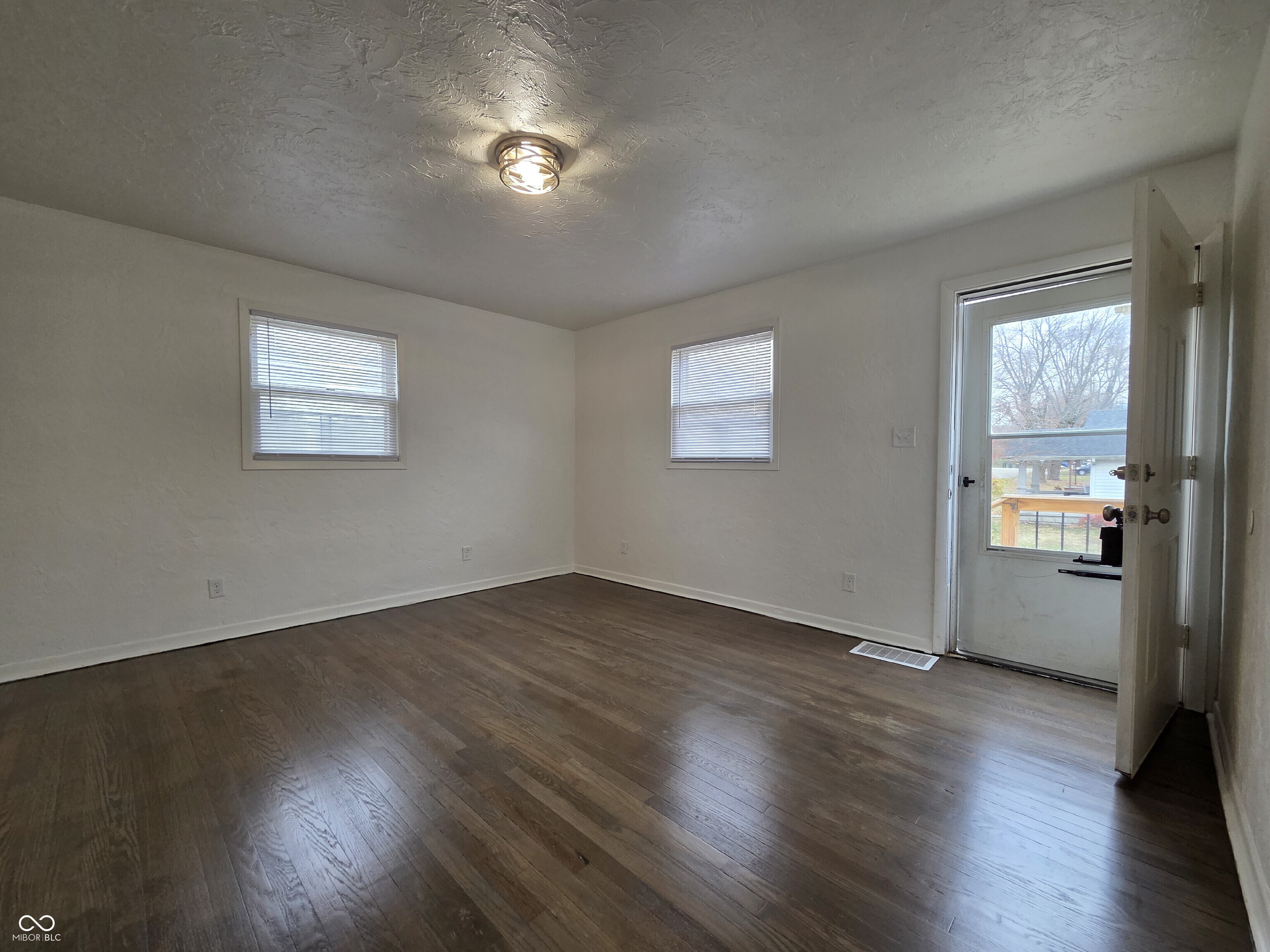 702 West 23rd Street Anderson, IN 46016 - Photo 4 of 13