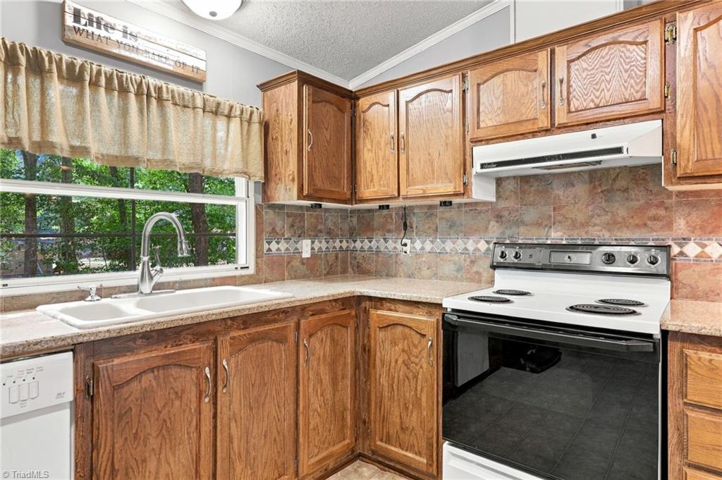 7705 Thomas Road Stokesdale, NC 27357 - Photo 17 of 43 Gallery Image 17