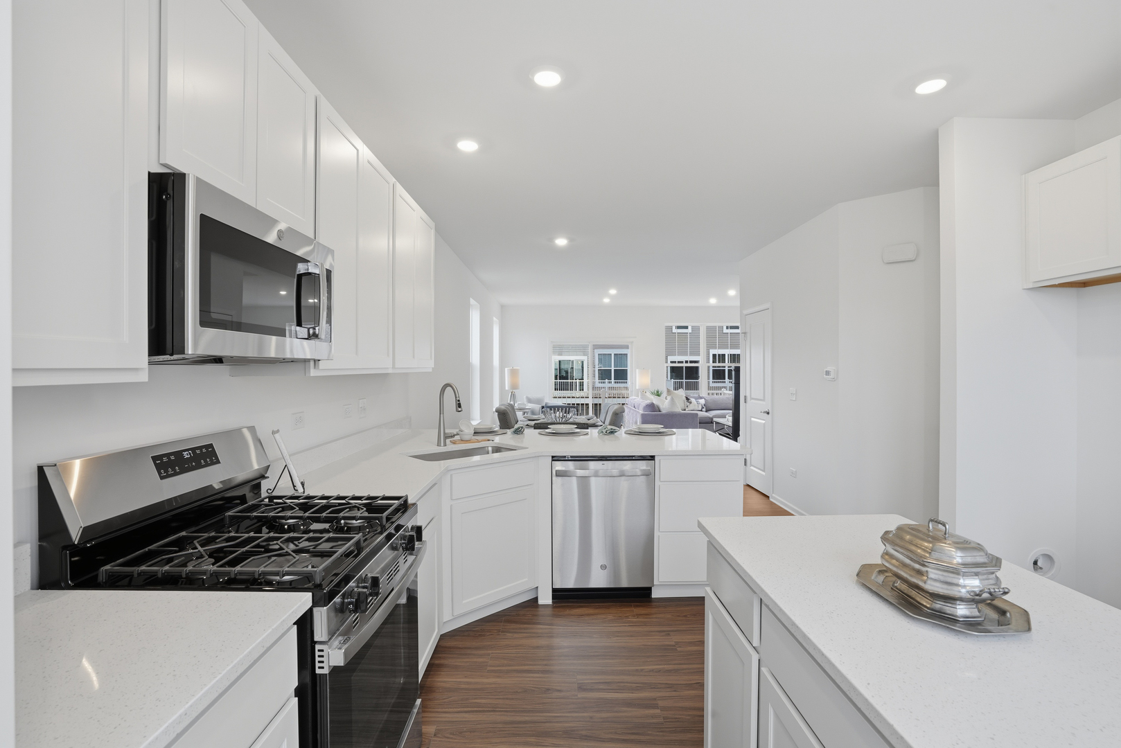 402 Red Oak Circle Volo, IL 60020 - Photo 5 of 20 a kitchen with a sink stove and microwave