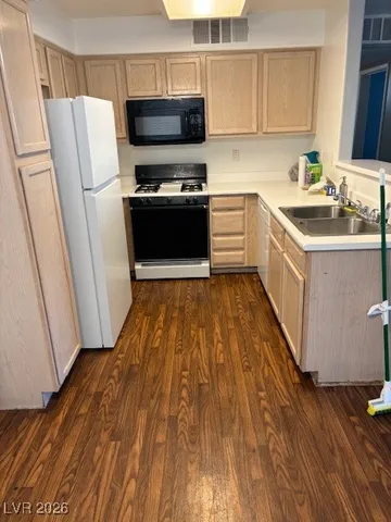 $1,475 | 3085 Casey Drive, Unit 104, Las Vegas, NV 89120