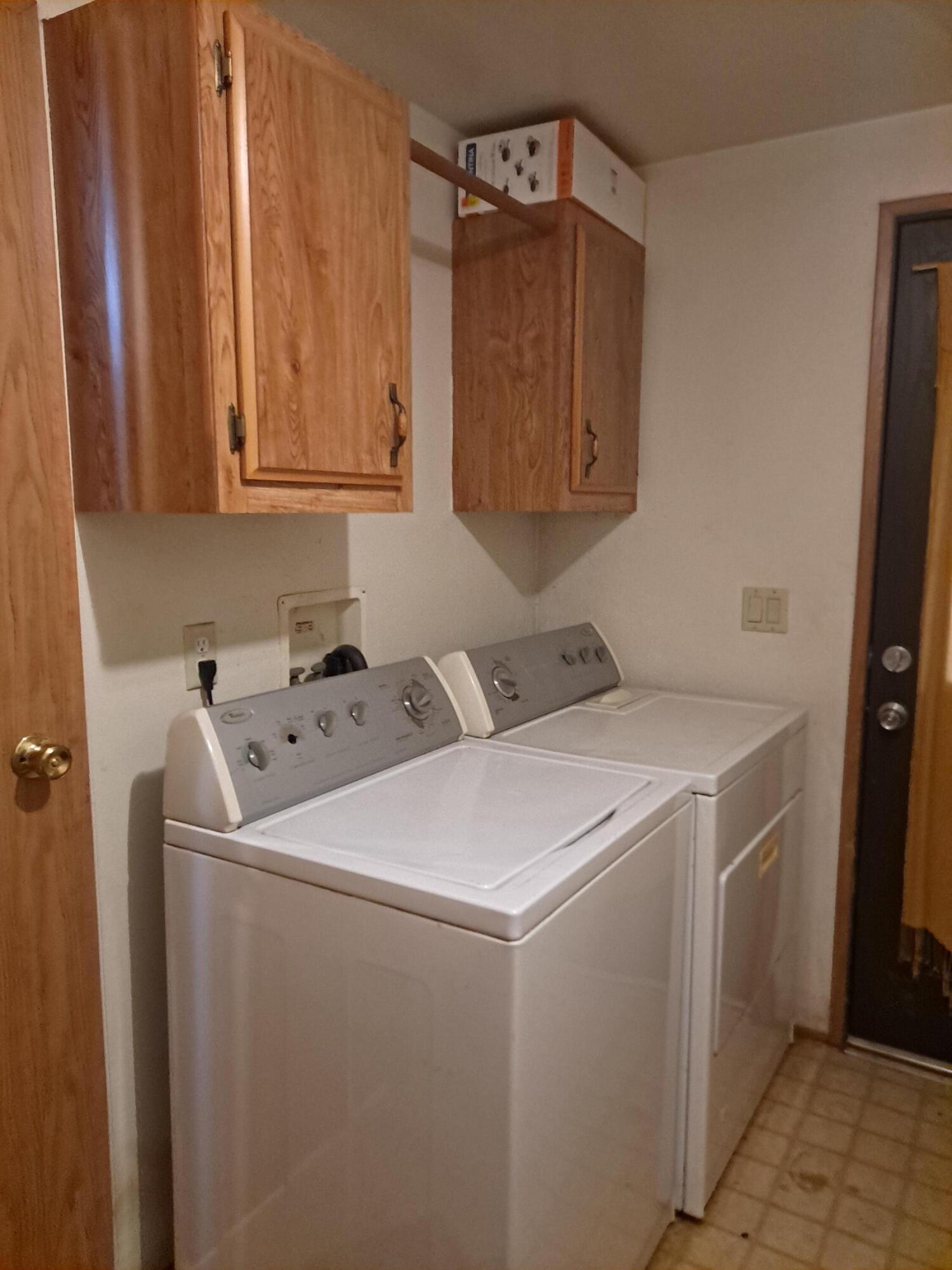 1230 Kincaid Road Williams, OR 97544 - Photo 21 of 36 Laundry