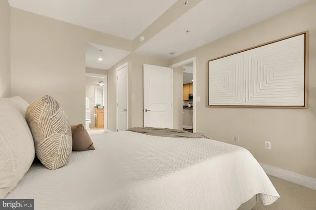 $425,000 | 8220 Crestwood Heights Drive, Unit 418, McLean, VA 22102