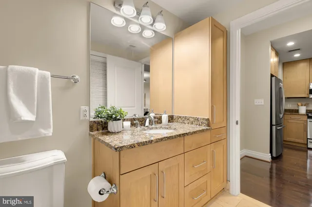 $425,000 | 8220 Crestwood Heights Drive, Unit 418, McLean, VA 22102