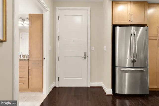 $425,000 | 8220 Crestwood Heights Drive, Unit 418, McLean, VA 22102