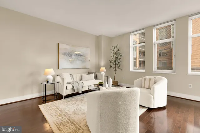 $425,000 | 8220 Crestwood Heights Drive, Unit 418, McLean, VA 22102