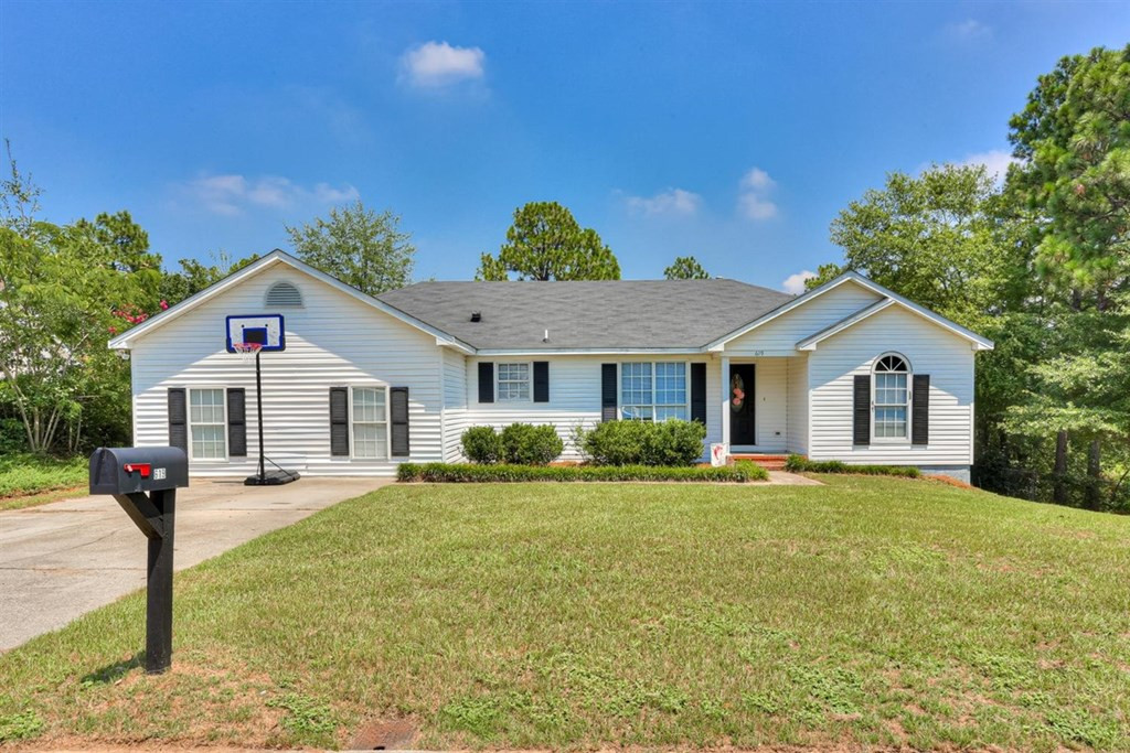 619 Ridgefield Drive North Augusta, SC 29841 - Photo 4 of 32 Gallery Image 4