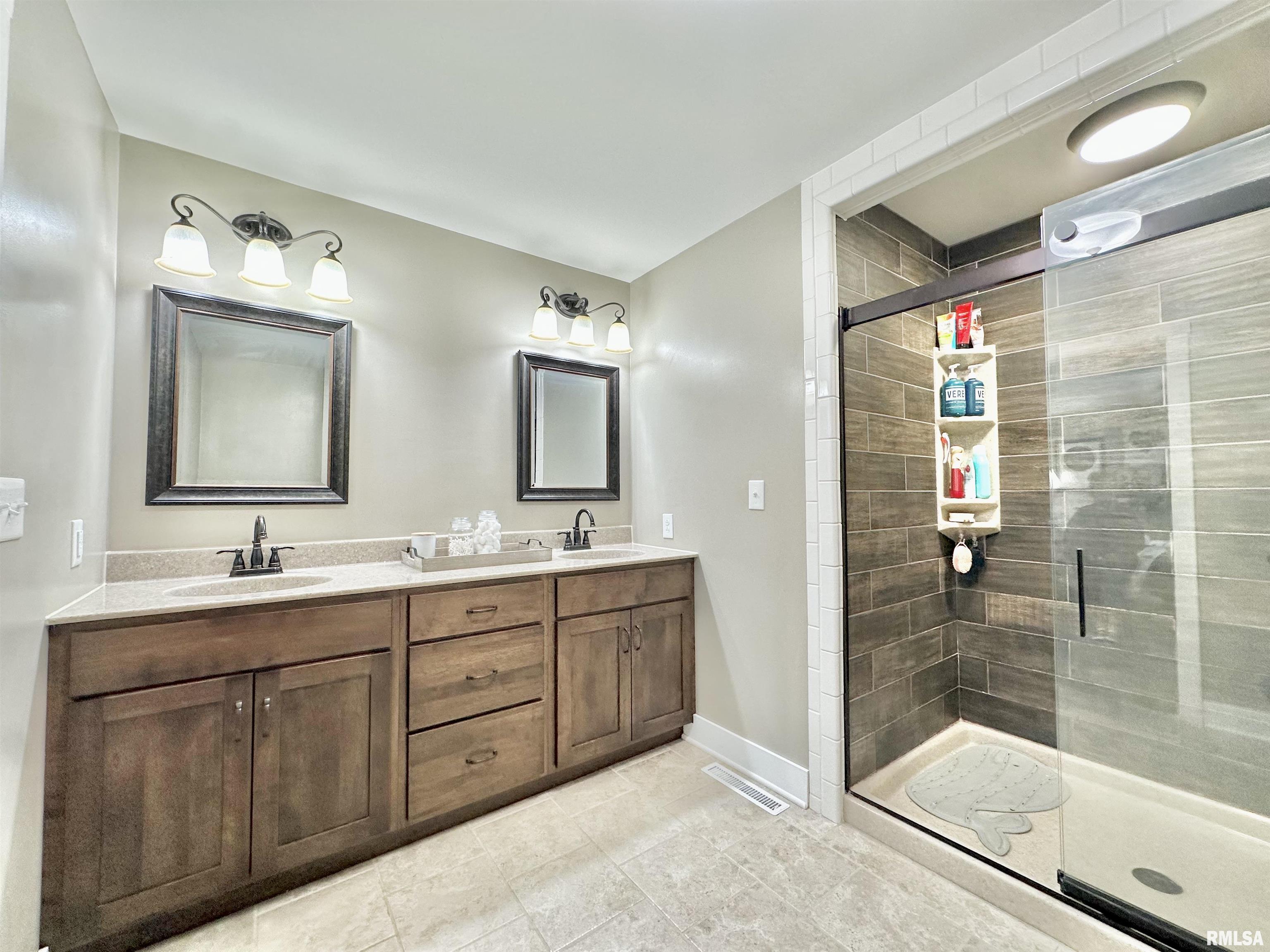 105 Sunshine Drive Rio, IL 61472 - Photo 39 of 71 Gallery Image 39