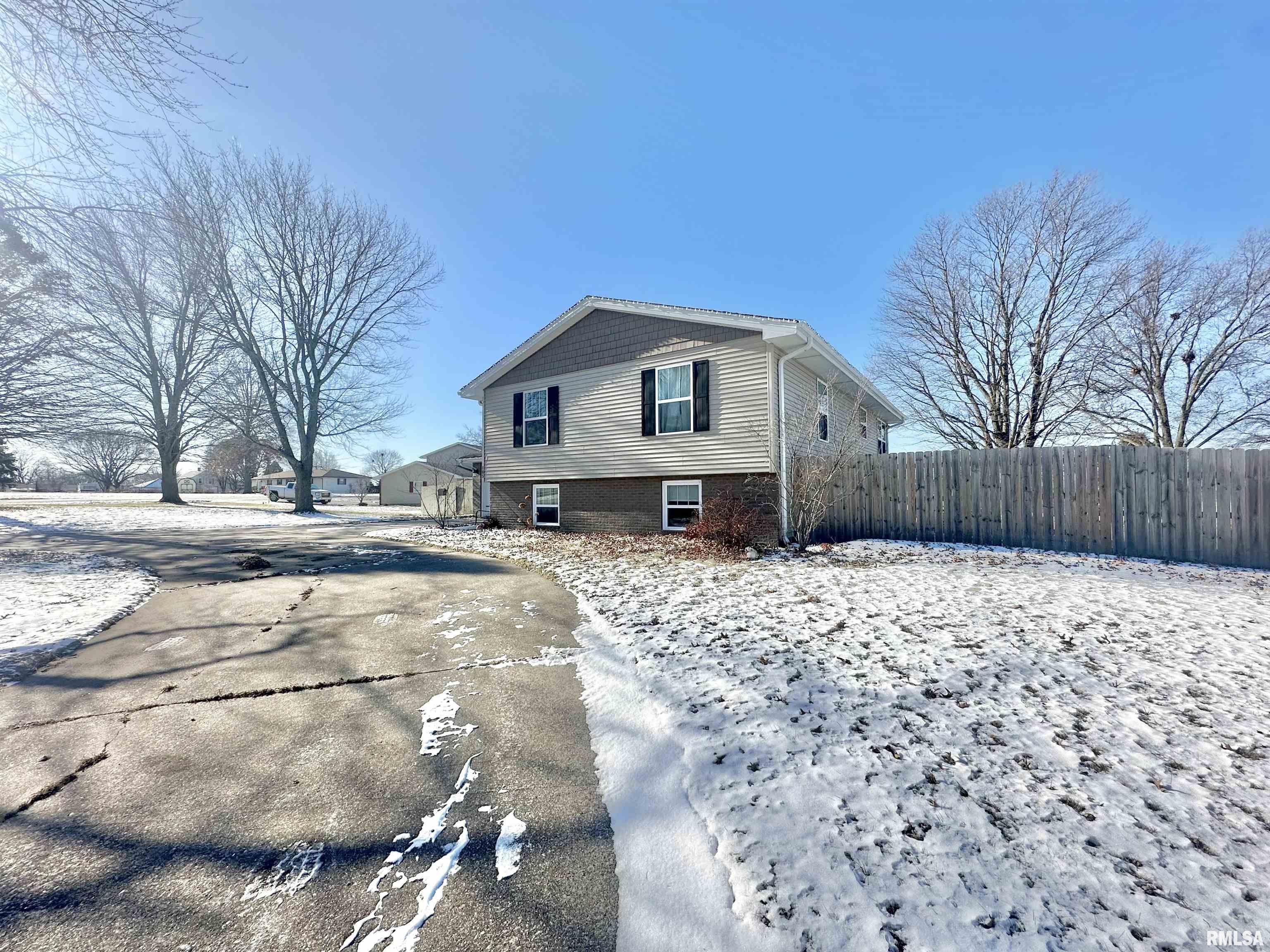 105 Sunshine Drive Rio, IL 61472 - Photo 5 of 71 Gallery Image 5