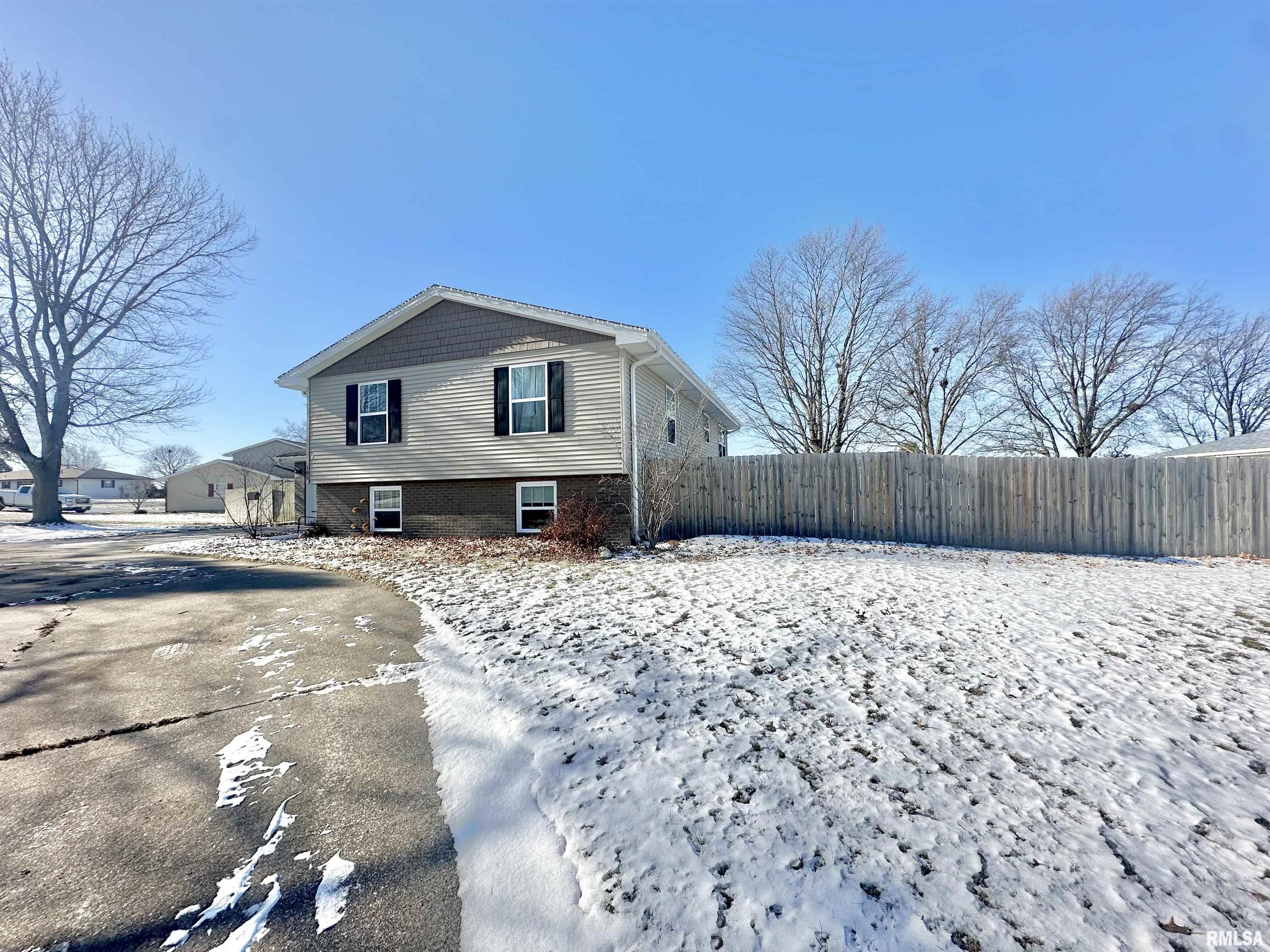 105 Sunshine Drive Rio, IL 61472 - Photo 6 of 71 Gallery Image 6