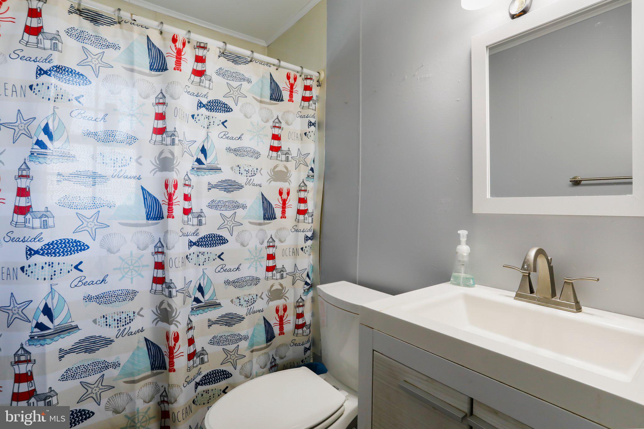 7519 Alleghany Road Manassas, VA 20111 - Photo 17 of 35 1st Level Bath