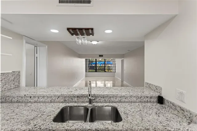 $2,650 | 1719 Whitehall Drive, Unit 104, Davie, FL 33324