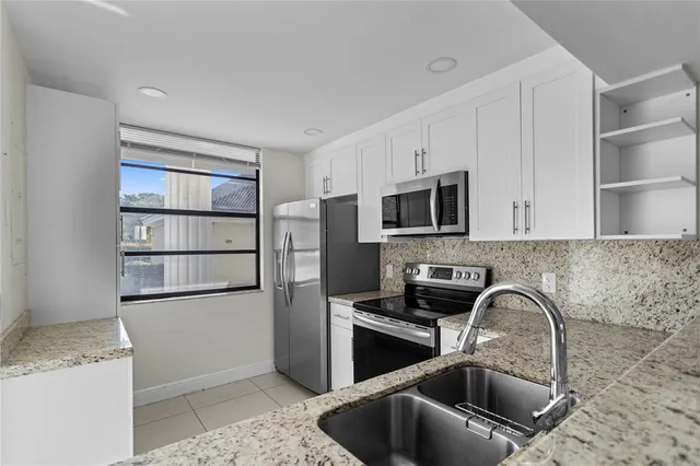 $2,950 | 1719 Whitehall Drive, Davie, FL 33324