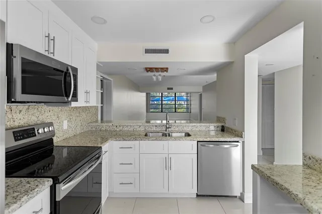 $2,950 | 1719 Whitehall Drive, Davie, FL 33324