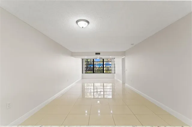 $2,650 | 1719 Whitehall Drive, Unit 104, Davie, FL 33324