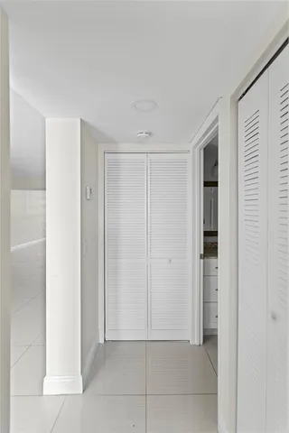 $2,950 | 1719 Whitehall Drive, Davie, FL 33324