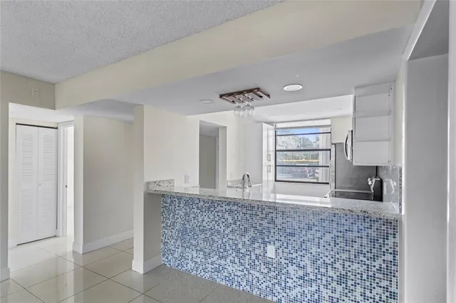 $2,950 | 1719 Whitehall Drive, Davie, FL 33324