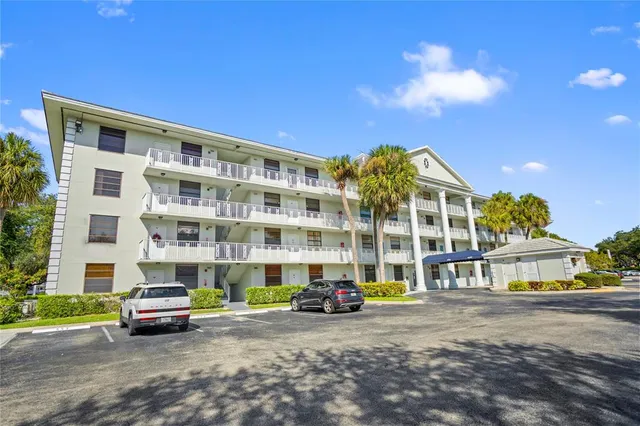 $2,950 | 1719 Whitehall Drive, Davie, FL 33324