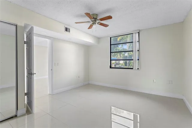 $2,950 | 1719 Whitehall Drive, Davie, FL 33324