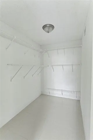 $2,950 | 1719 Whitehall Drive, Davie, FL 33324