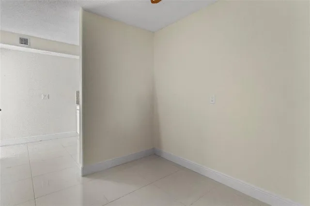 $2,950 | 1719 Whitehall Drive, Davie, FL 33324