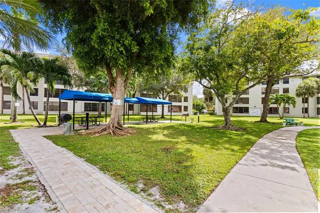 $2,950 | 1719 Whitehall Drive, Davie, FL 33324