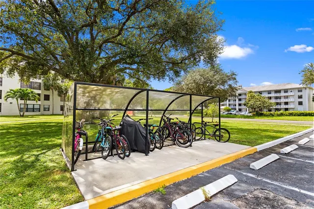 $2,950 | 1719 Whitehall Drive, Davie, FL 33324