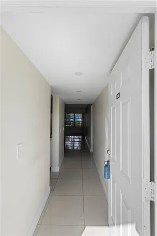 $2,950 | 1719 Whitehall Drive, Davie, FL 33324