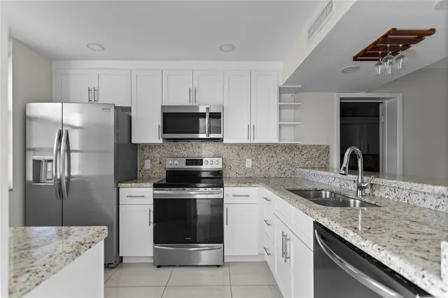 $2,950 | 1719 Whitehall Drive, Davie, FL 33324