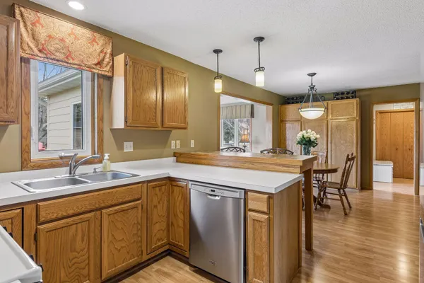 $550,000 | 4159 Pennsylvania Avenue, Eagan, MN 55123