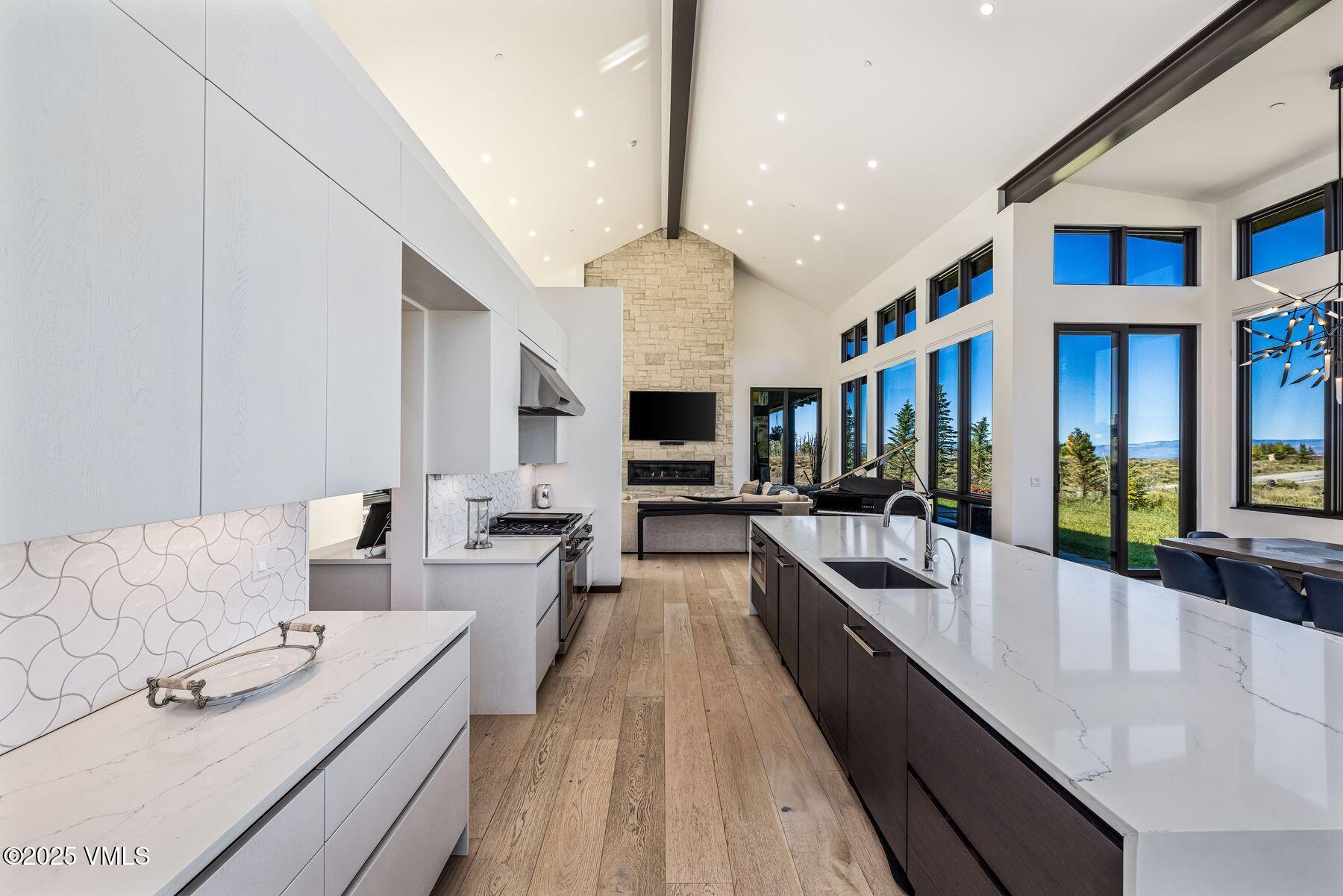 31 Taylor Creek Court Edwards, CO 81632 - Photo 4 of 45 Kitchen