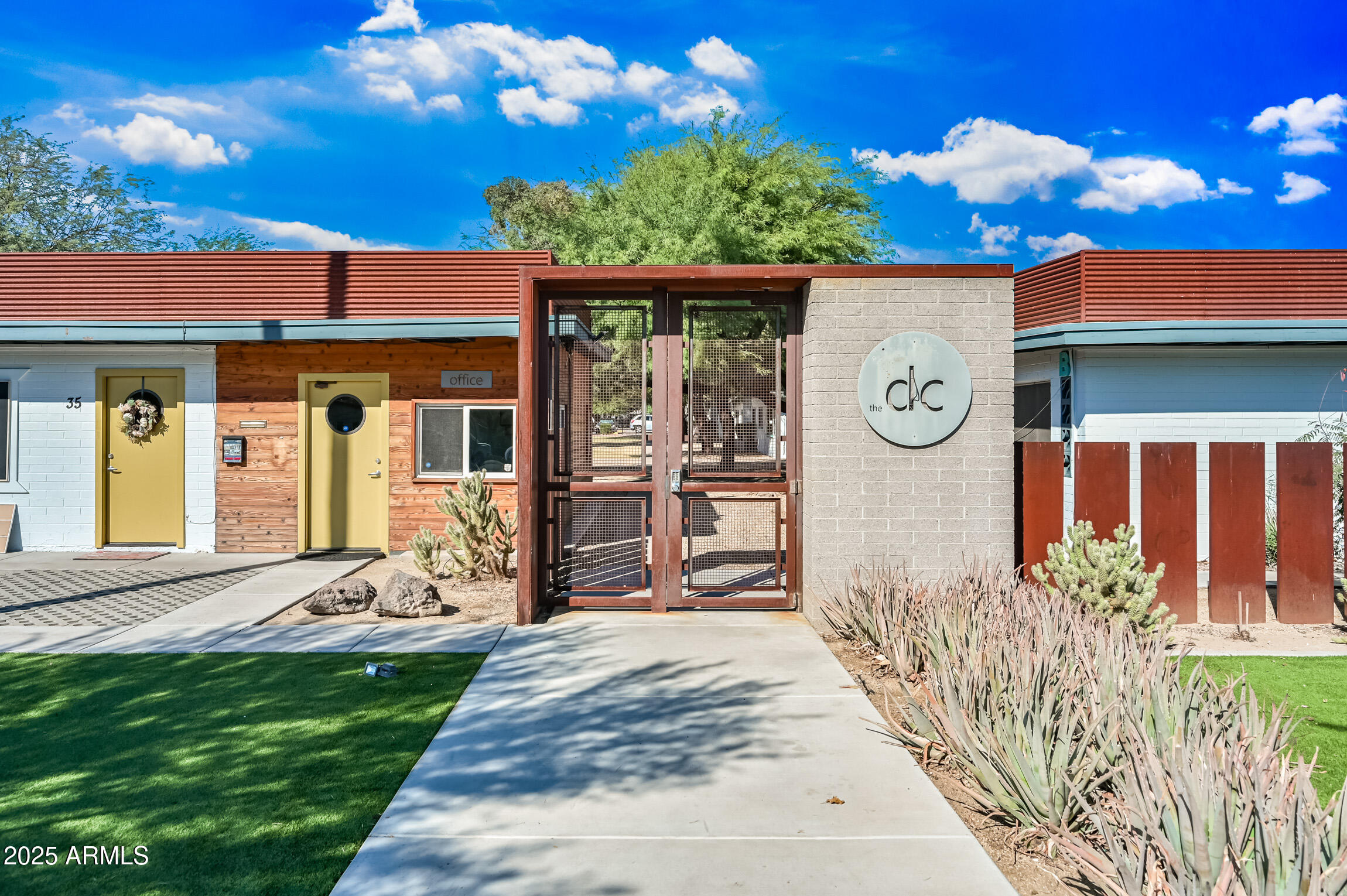 1518 West Colter Street, Unit 4 Phoenix, AZ 85015 - Photo 1 of 26 a front view of a house