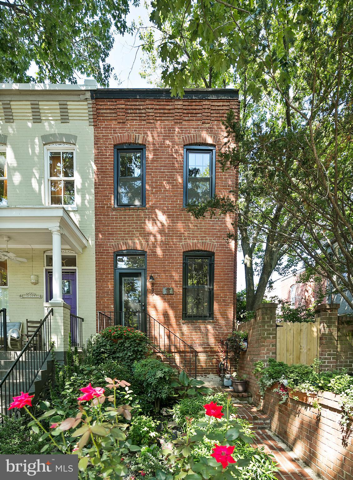 305 9th Street Southeast Washington, DC 20003 - Photo 2 of 35