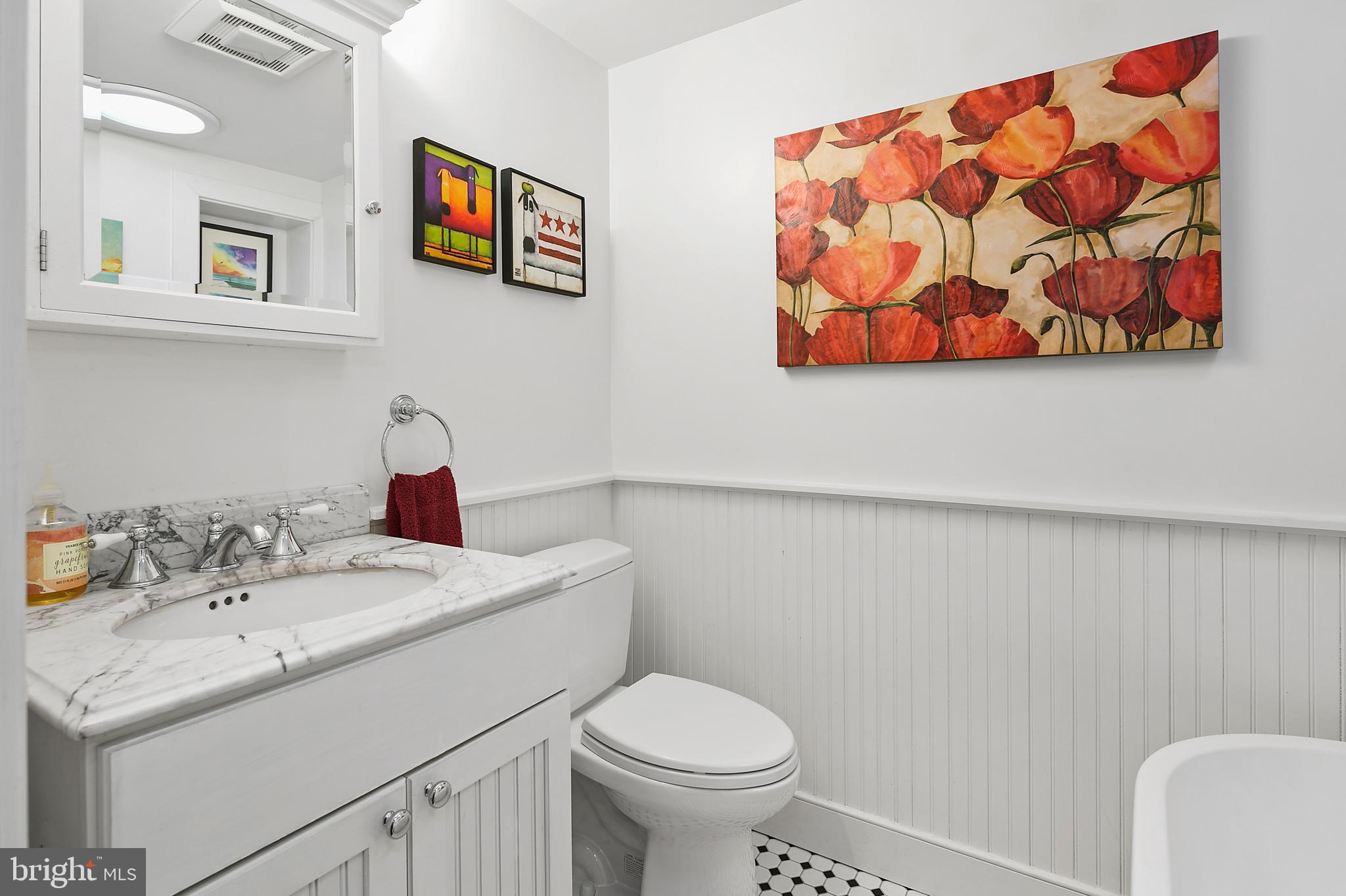 305 9th Street Southeast Washington, DC 20003 - Photo 28 of 35