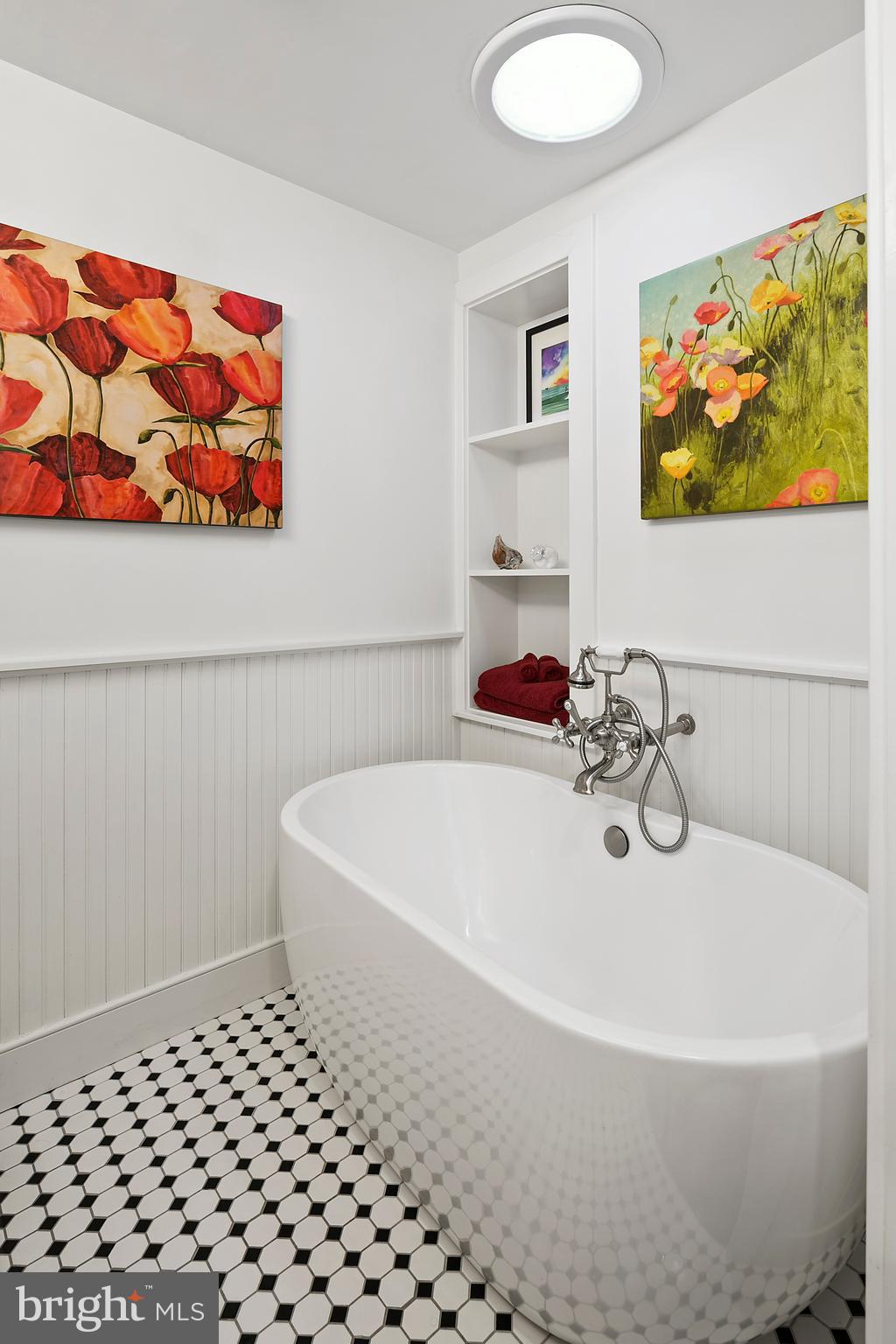 305 9th Street Southeast Washington, DC 20003 - Photo 29 of 35