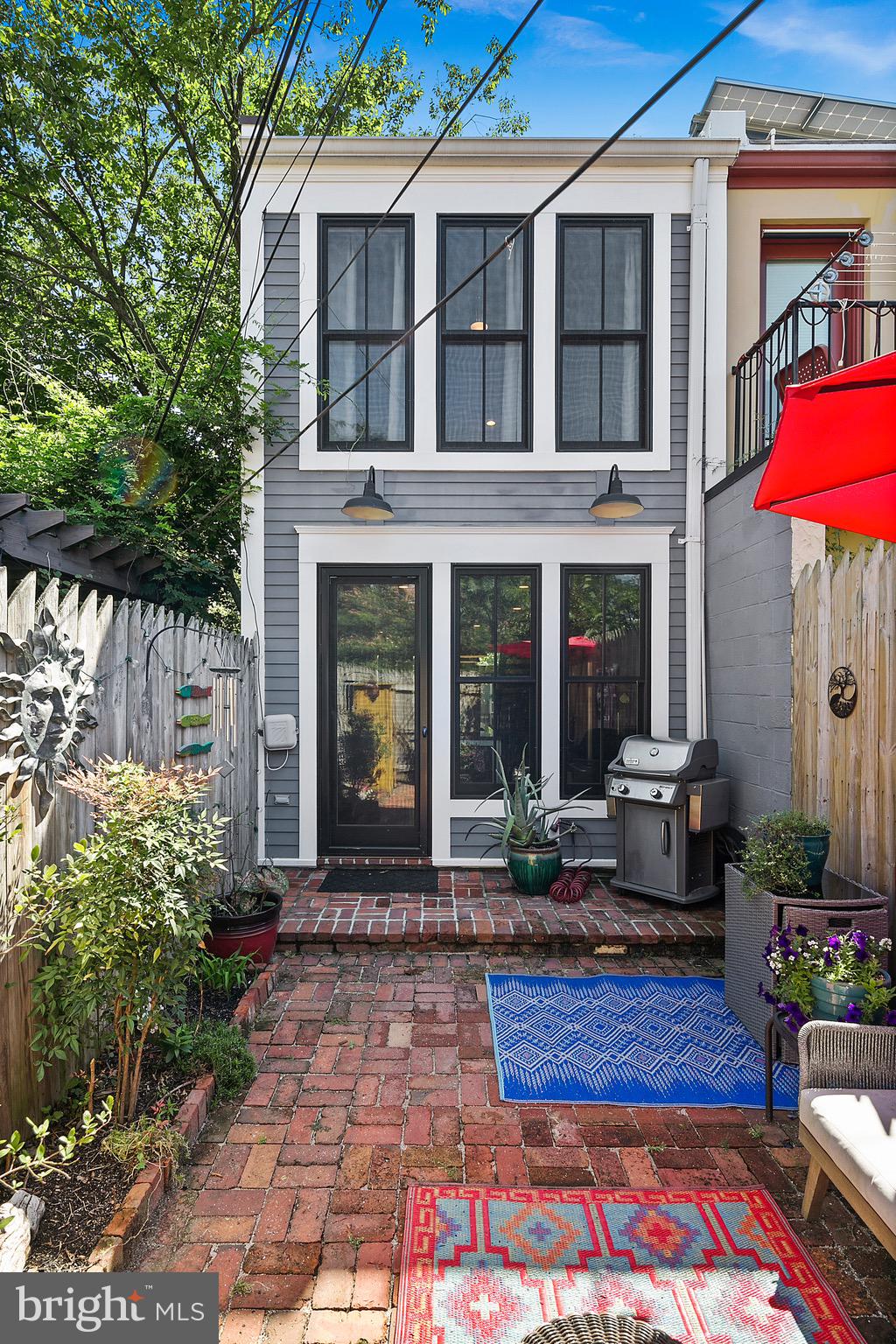 305 9th Street Southeast Washington, DC 20003 - Photo 33 of 35