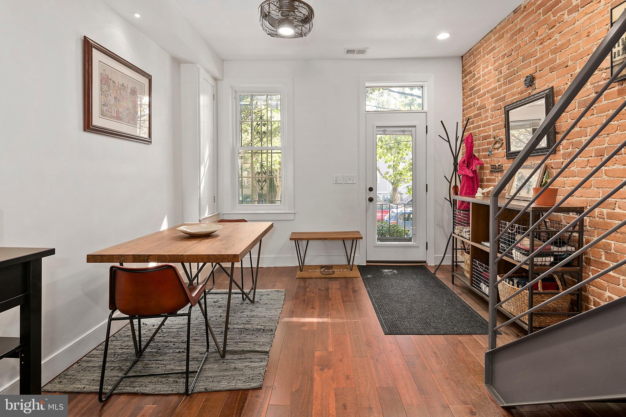 305 9th Street Southeast Washington, DC 20003 - Photo 5 of 35