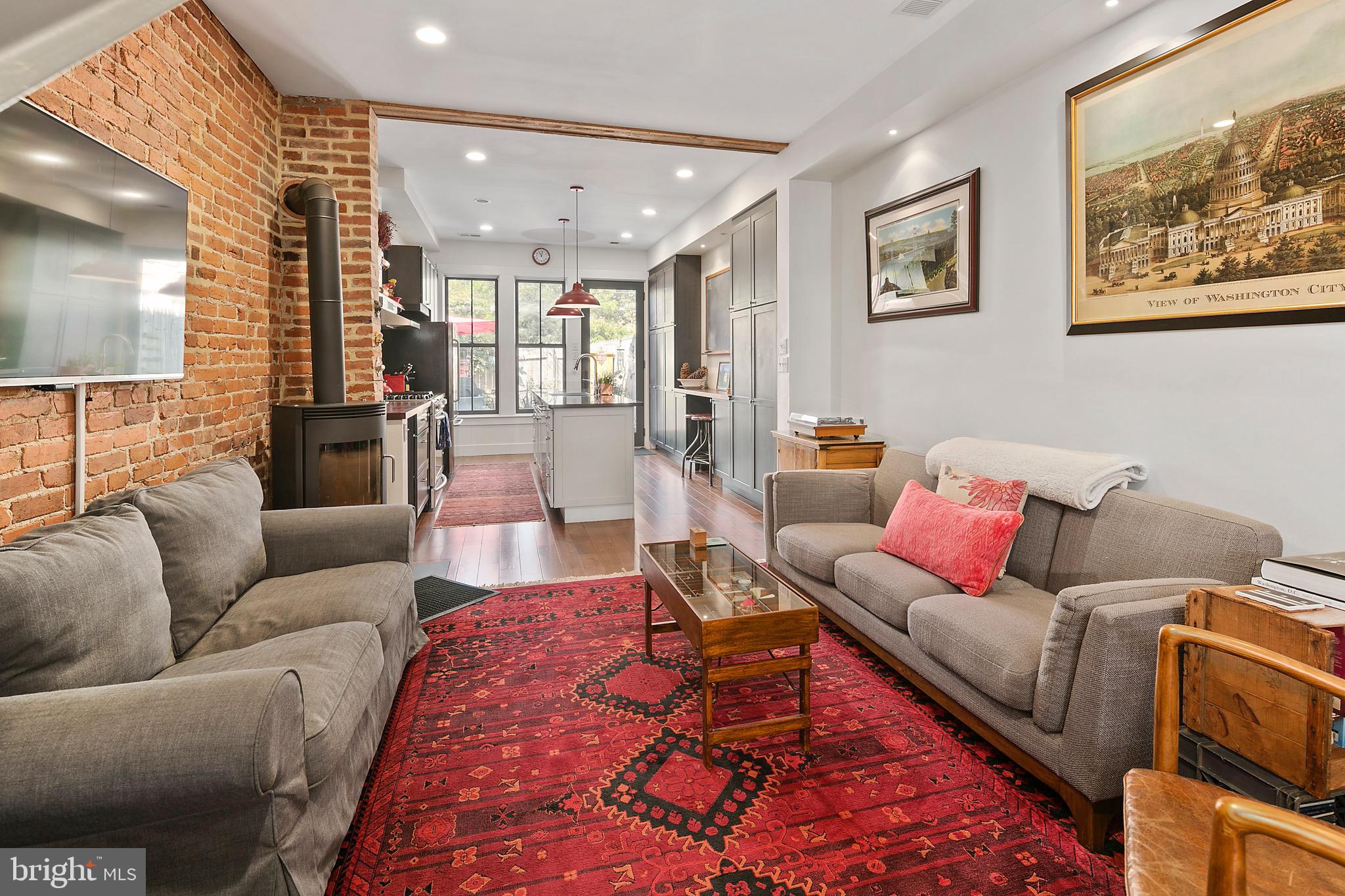 305 9th Street Southeast Washington, DC 20003 - Photo 10 of 35