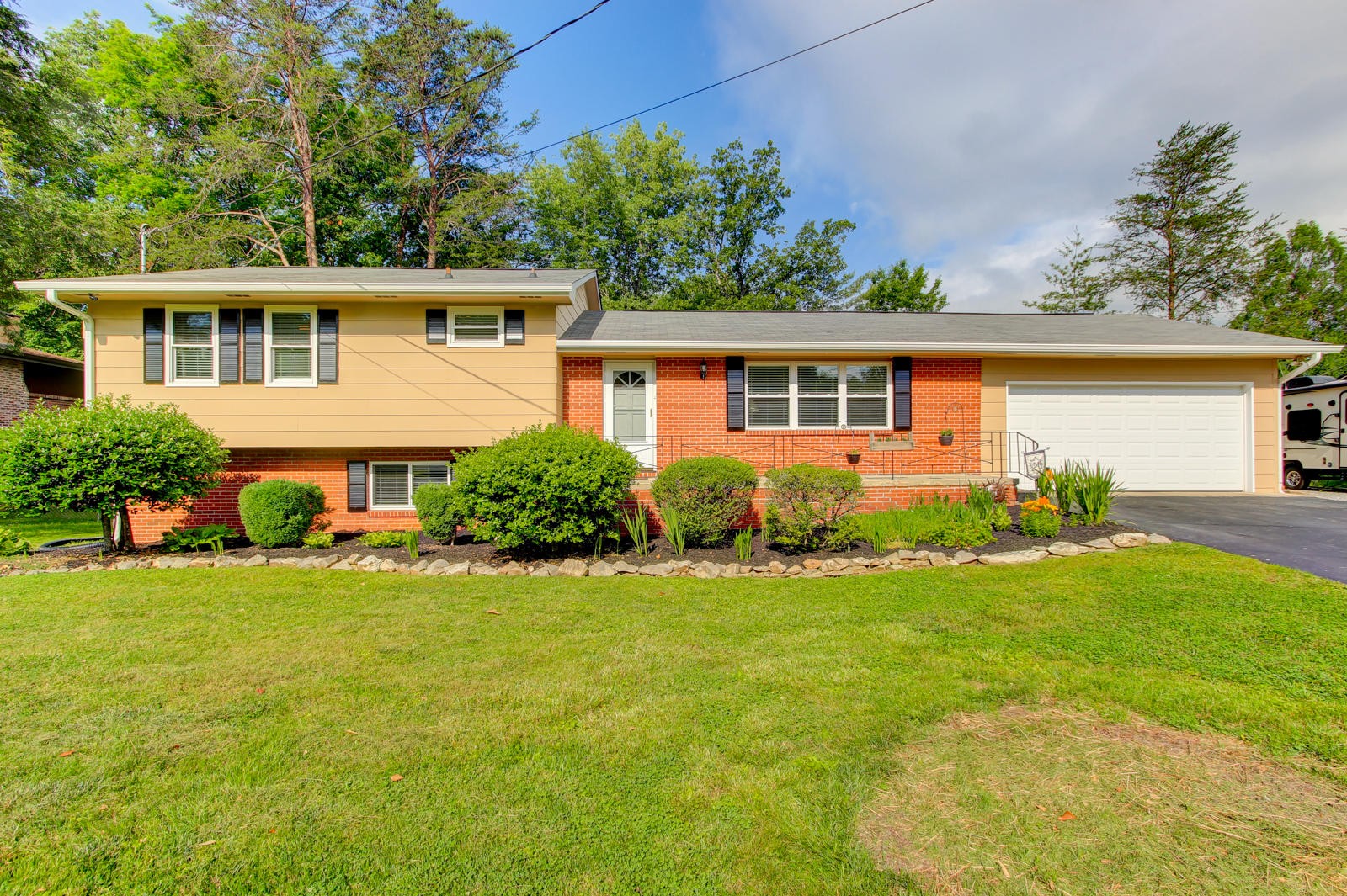 105 Cooper Circle Oak Ridge, TN 37830 - Photo 3 of 28 Gallery Image 3