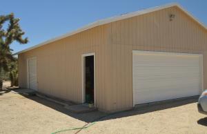 4780 Montiverde Road Mojave, CA 93501 - Photo 23 of 52 a backyard of a house