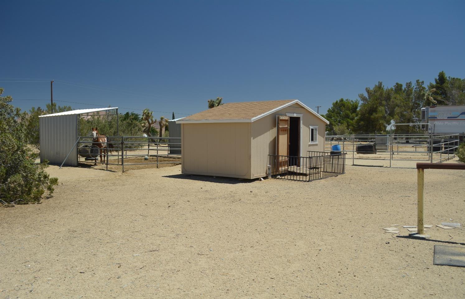 4780 Montiverde Road Mojave, CA 93501 - Photo 31 of 52 a view of a terrace