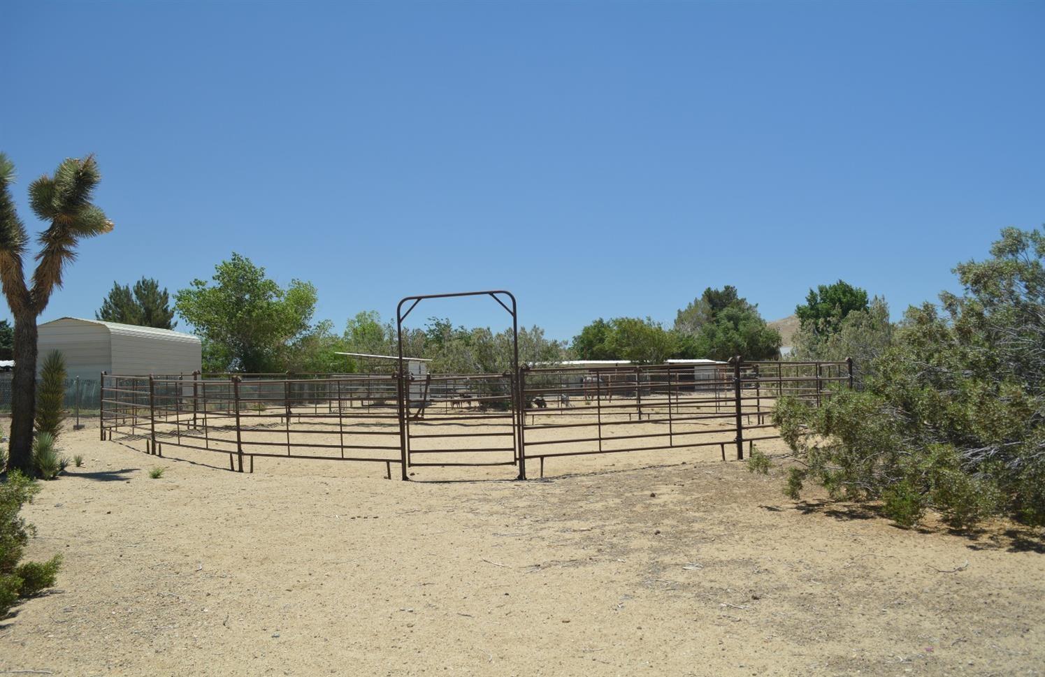 4780 Montiverde Road Mojave, CA 93501 - Photo 36 of 52 a view of outdoor space and deck