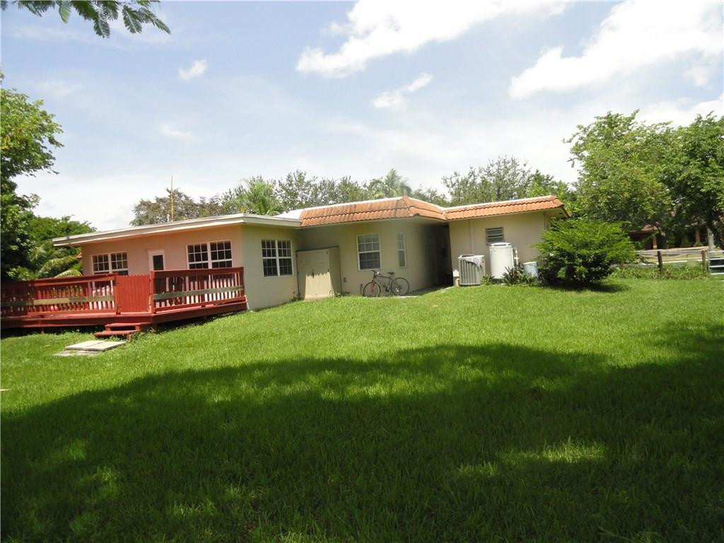 17950 Southwest 55th Street Southwest Ranches, FL 33331 - Photo 18 of 31 a view of house with yard and sitting area
